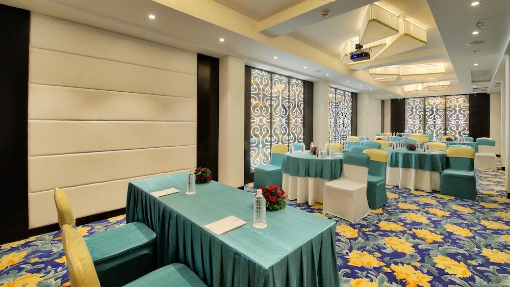 Golden Tulip Essential Jaipur Hotel Kültér fotó