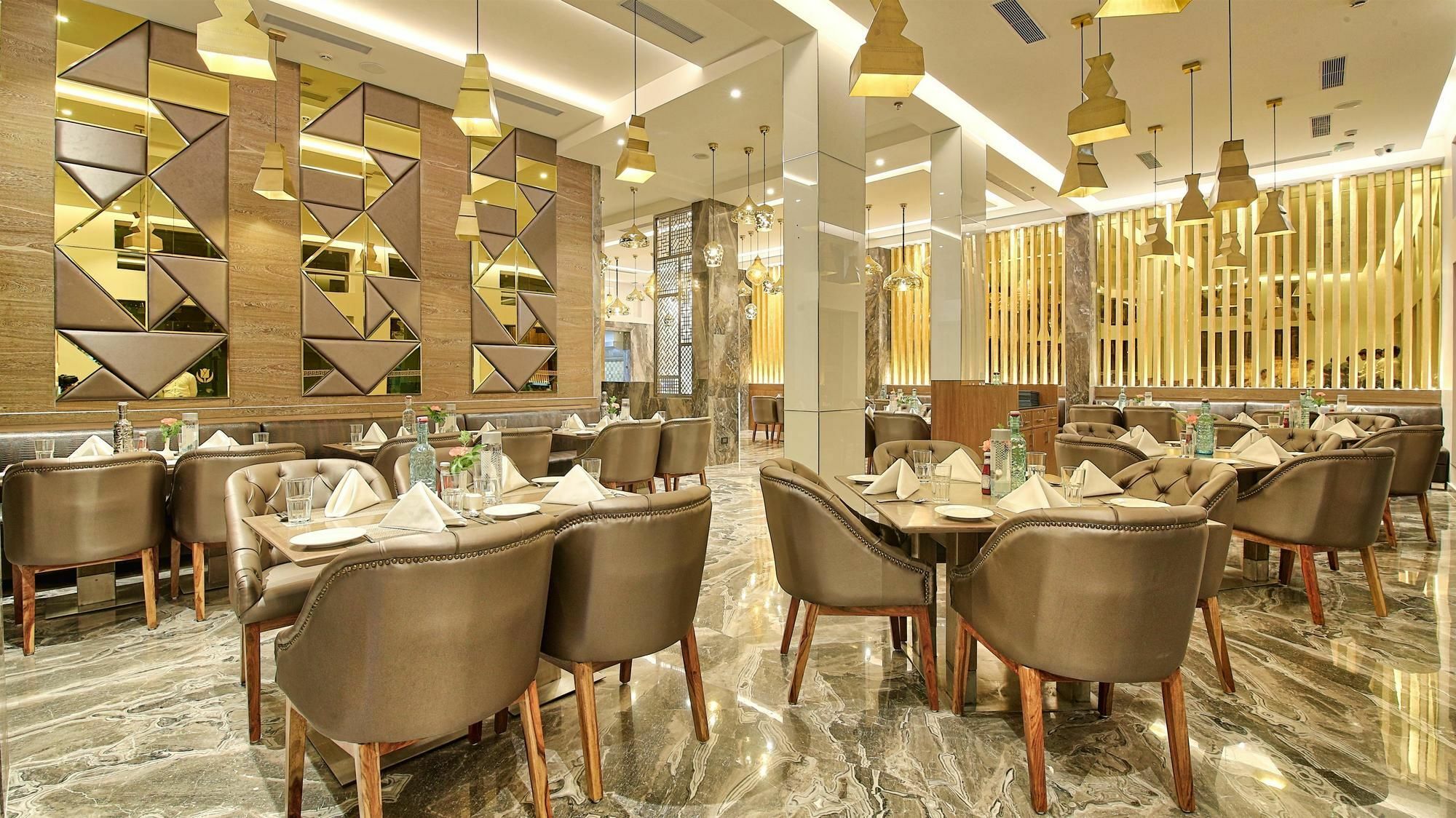 Golden Tulip Essential Jaipur Hotel Kültér fotó