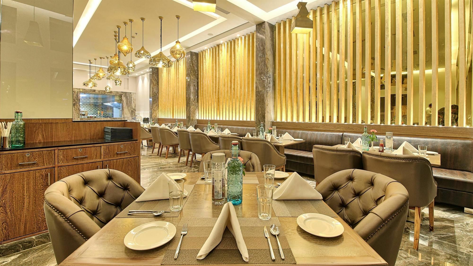 Golden Tulip Essential Jaipur Hotel Kültér fotó